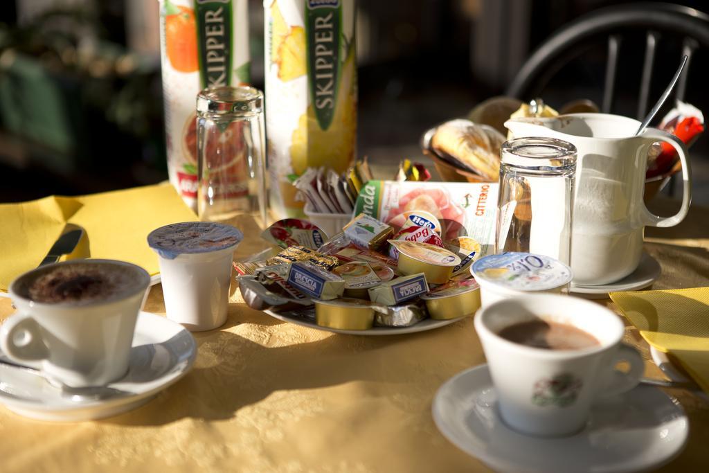 Hotel Capri Брешия Экстерьер фото
