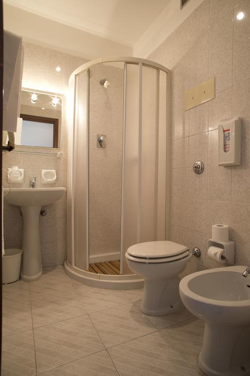 Hotel Capri Брешия Номер фото